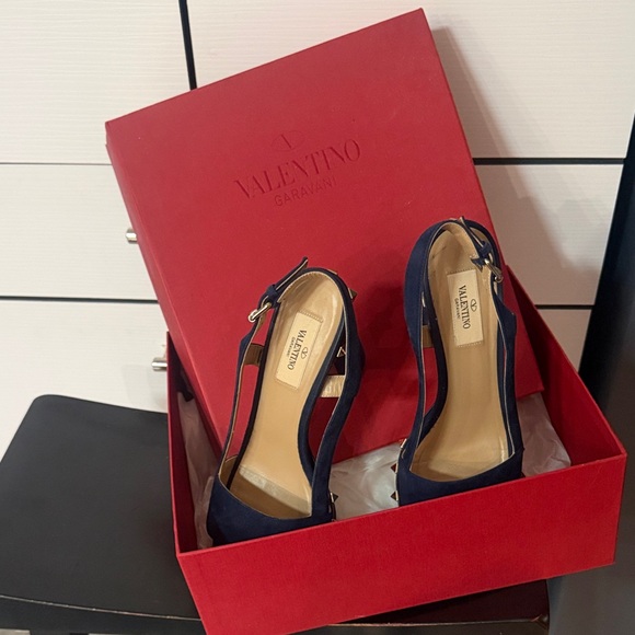 Valentino Garavani Navy Blue Studded Heels - Picture 7 of 7